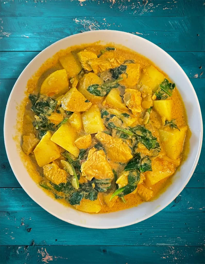 chicken, potato and spinach healthy one-pot meal