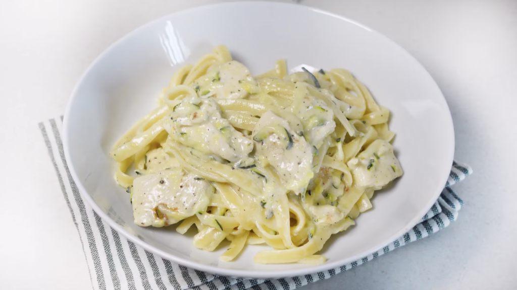 cheesy chicken zucchini fettuccine